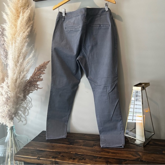 Size 16 Petite Old Navy Skinny Pant - Picture 2 of 4